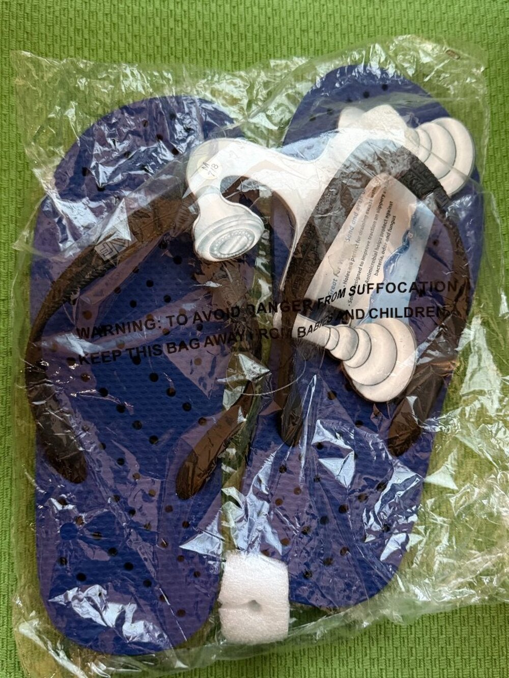 NWT Mens Water Flip Flops Size 7-8 - Blue with Black Strap